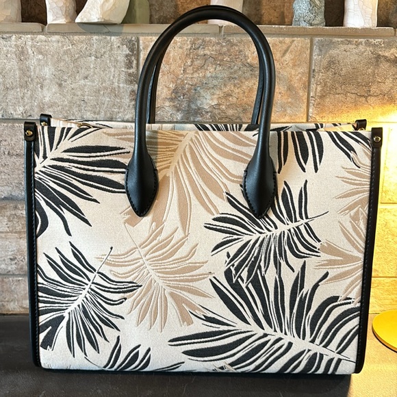 Michael Kors Palm tote-wallet not included, tags off - Picture 3 of 7